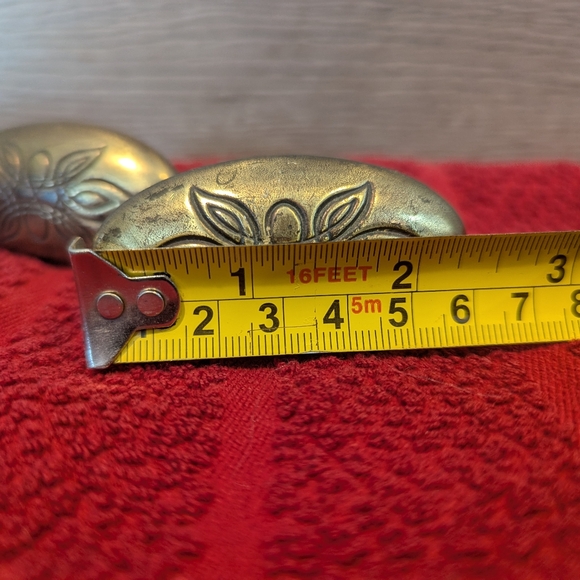 4 large brass knobs - Picture 3 of 3